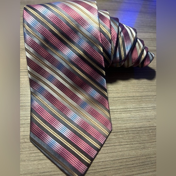 Stacy Adams Signature Gold Abstract Purple Striped Tie - Picture 3 of 5
